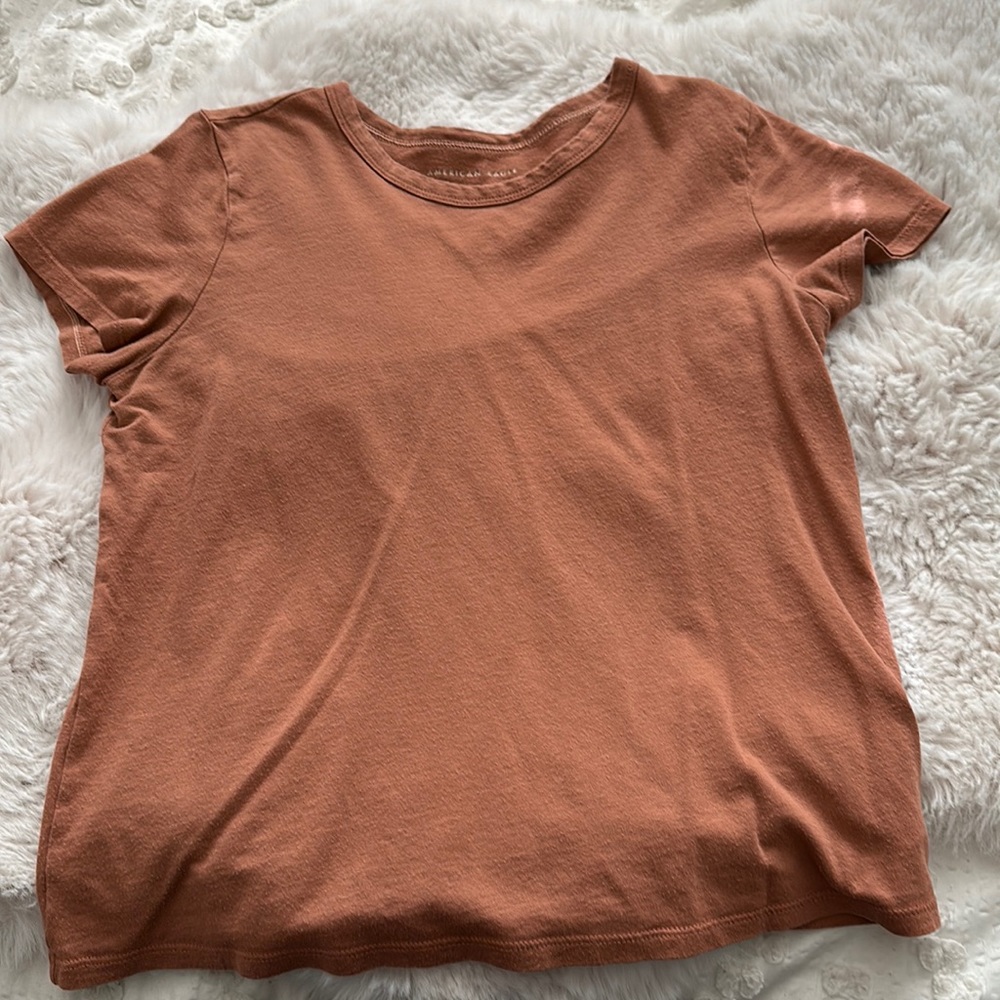 american eagle burnt orange tee shirt